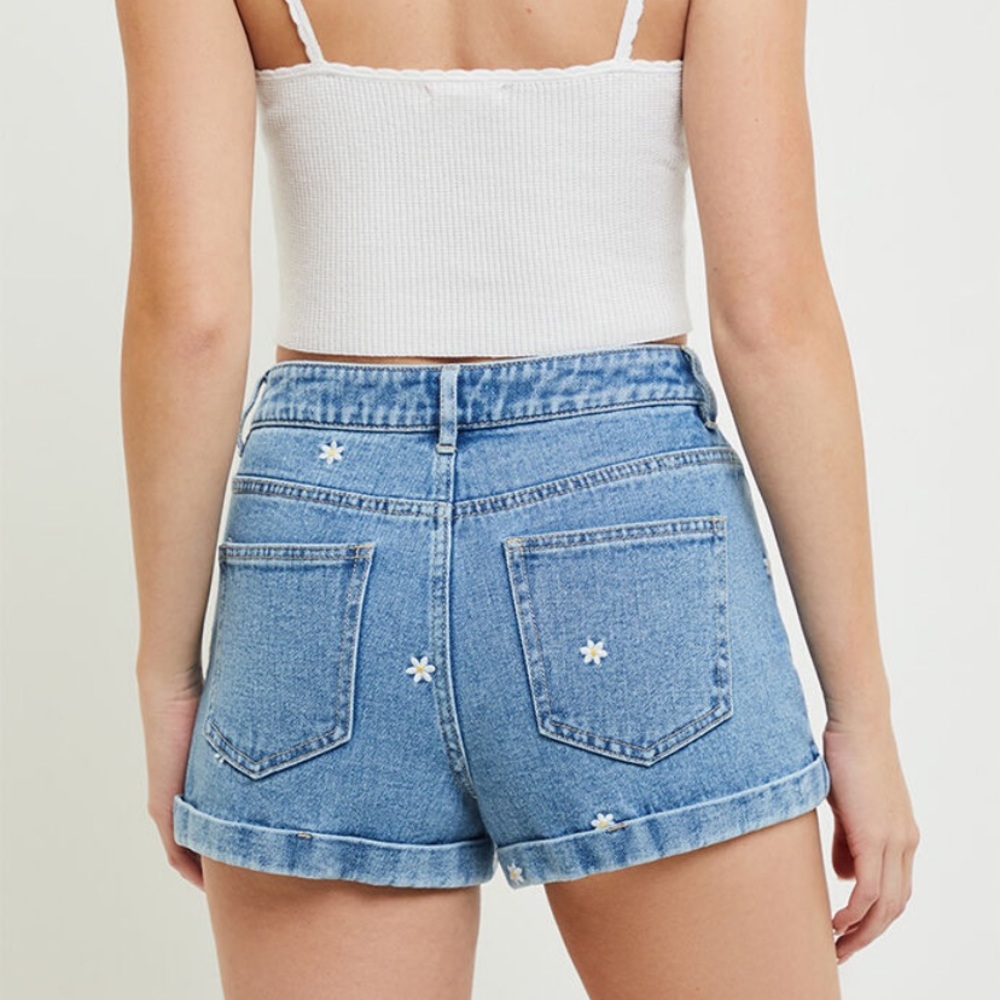 pacsun raining daisy denim mom shorts